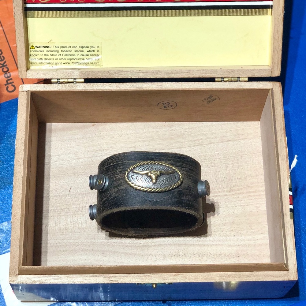 Leather bracelet 1911 «Longhorns”